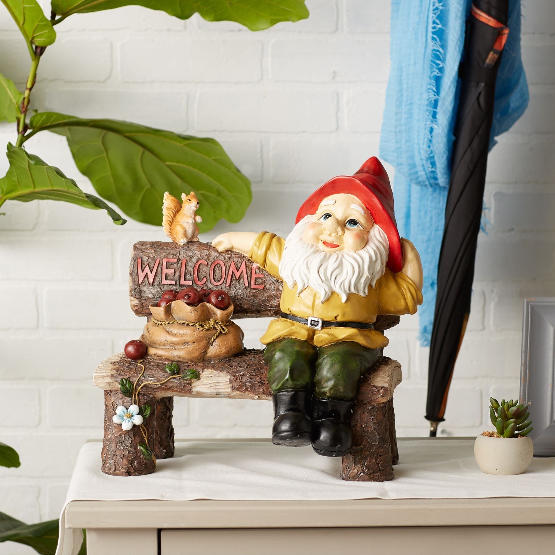 Garden Gnome Greeting Sign - Saunni Bee - Sculptures & Statues