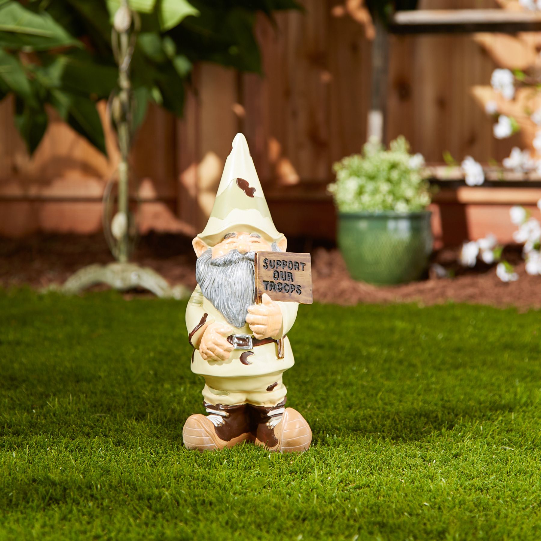 Support Our Troops Gnome - Saunni Bee - Sculptures & Statues